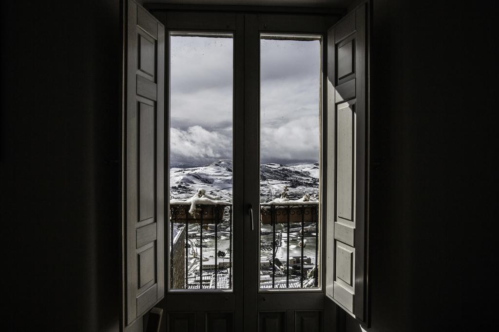 Residence Ventimiglia Gangi Exteriér fotografie